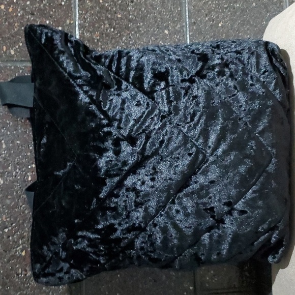 VICTORIAS SECRET BLACK LARGE VEGAN FAUX FUR TOTE BAG - Picture 2 of 10